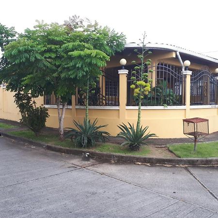 Balboa Village Panama City Luaran gambar